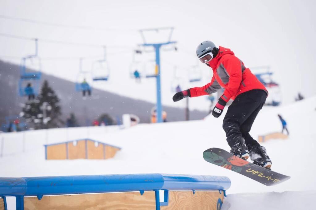 The Outpost Camelback Walk To Ski, Swim, And Fun! * Tannersville